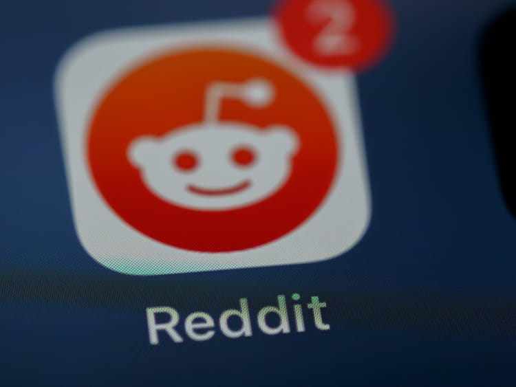 Reddit Sues Australia, ChatGPT Ad Leak & 400K+ Bank Records Exposed