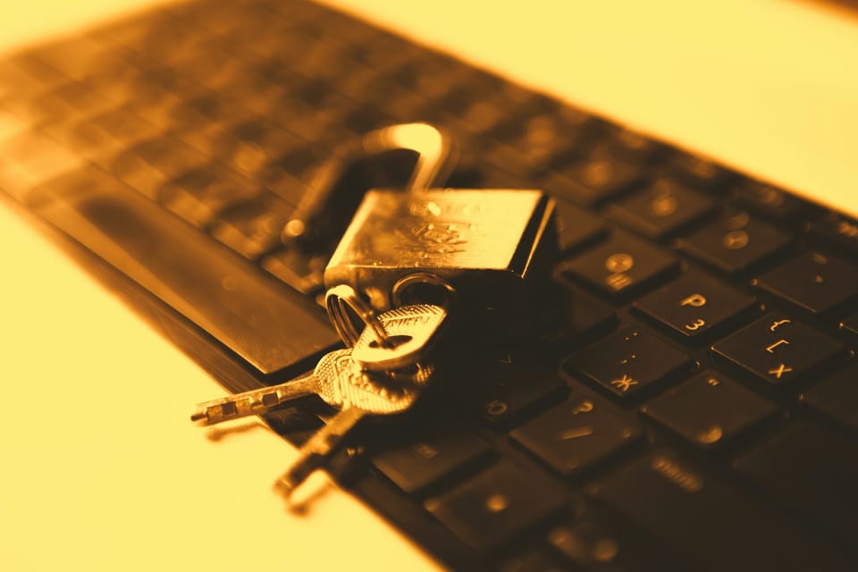 What Is End-to-End Encryption? The minimum for Online Privacy